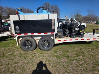 Used hydrovac trailer for sale BV-500 side profile — white exterior low hours
